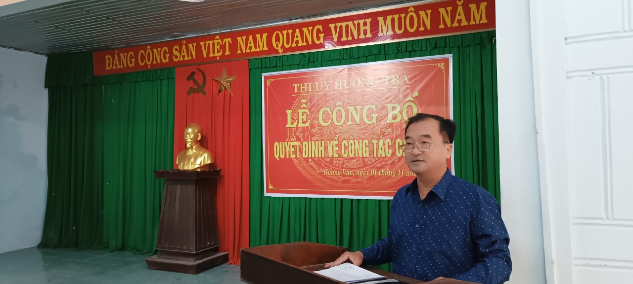 Đồng chí Dương Bá Thanh công bố quyết định của BTV Thị uỷ 